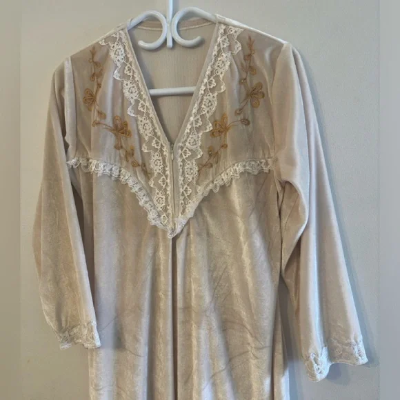 NEW Velvet Long Sleeve Dress/ Gown - Picture 1 of 7